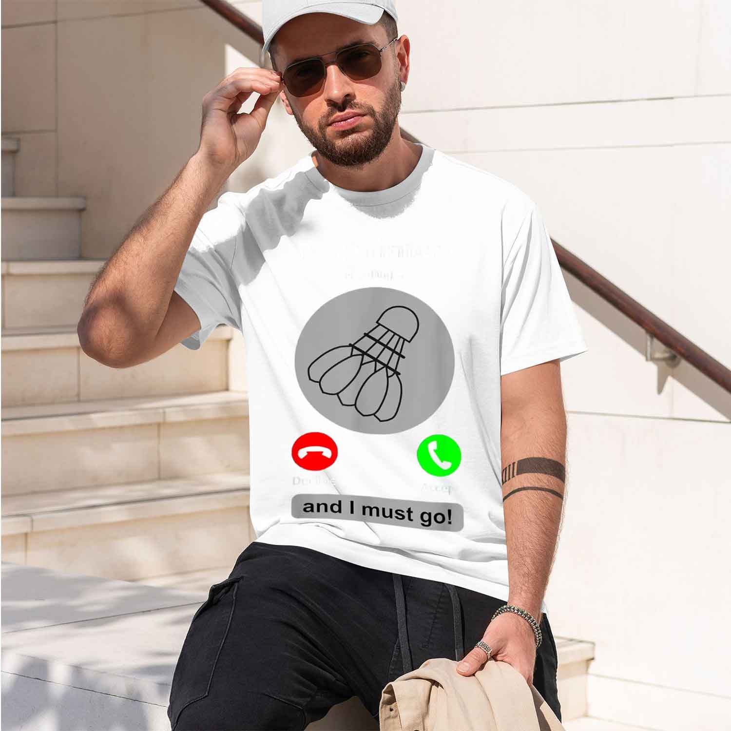تي شيرت رجالي بتصميم كاجوال مع - مراجعة Badminton Is Calling وسعره